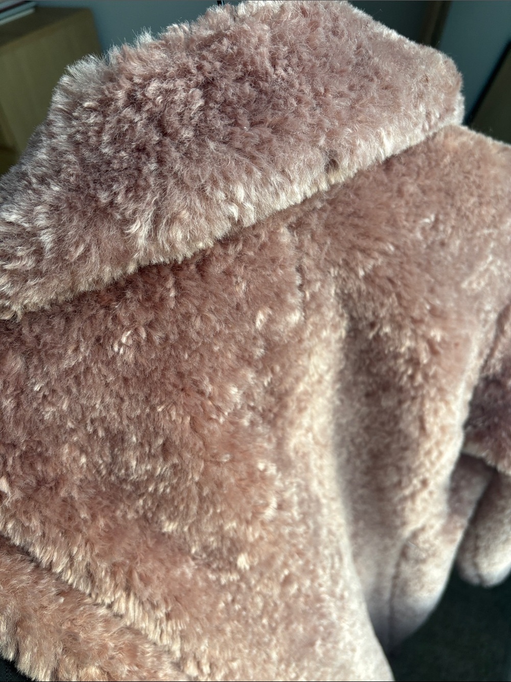 Avec Les Filles Plush Faux Shearling Coat in Mauve - Picture 6 of 6